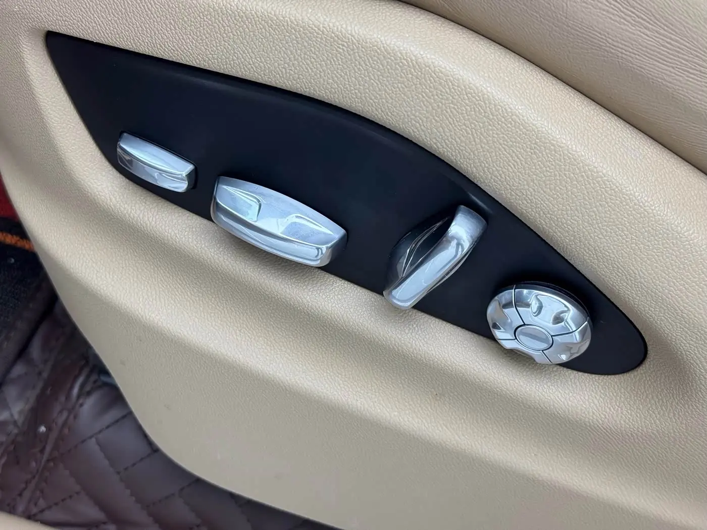 Porsche Cayenne 2020 — Photo 11/20