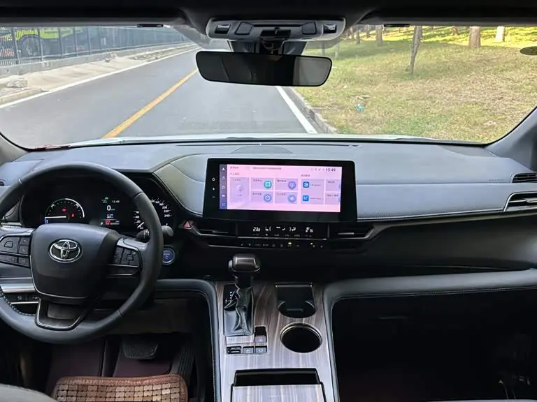 Toyota Sienna 2024 — Photo 10/19