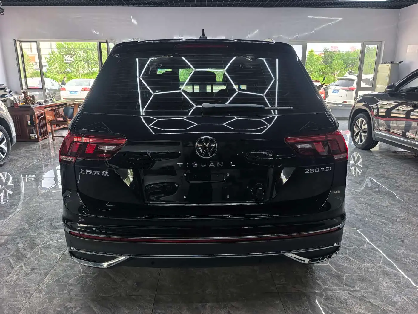 Volkswagen Tiguan L 2023 — Фото 6/20