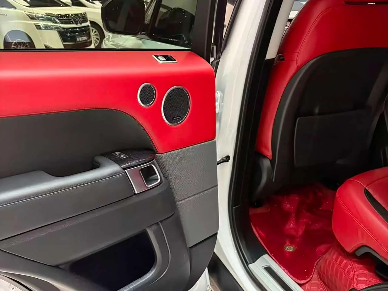 Land Rover Range Rover Sport 2022 — Фото 8/20