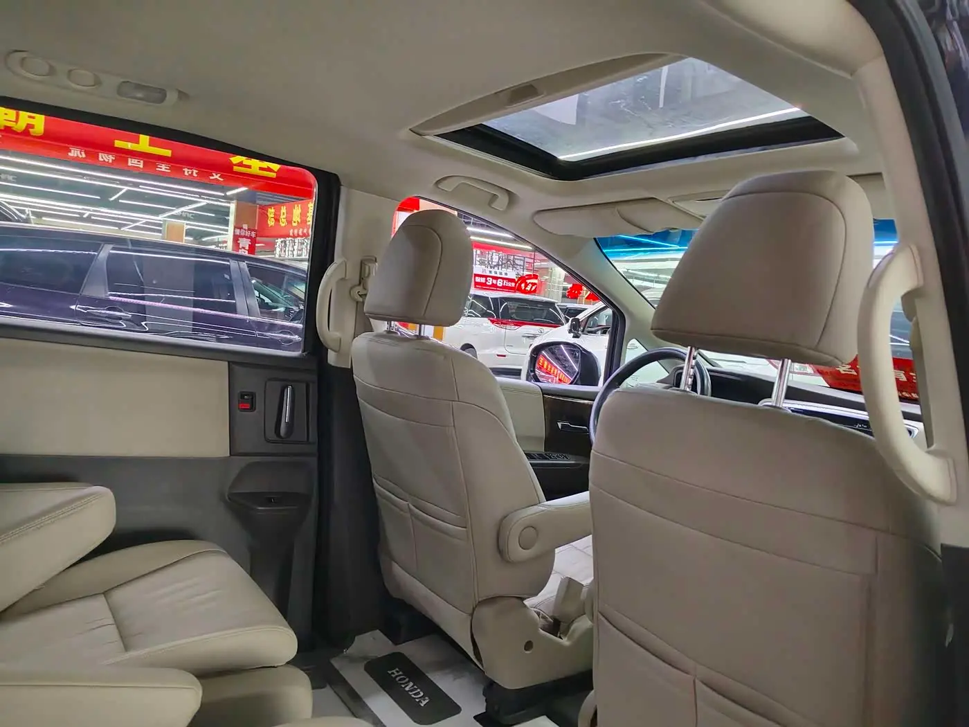 Honda Odyssey 2017 — Şəkil 20/20