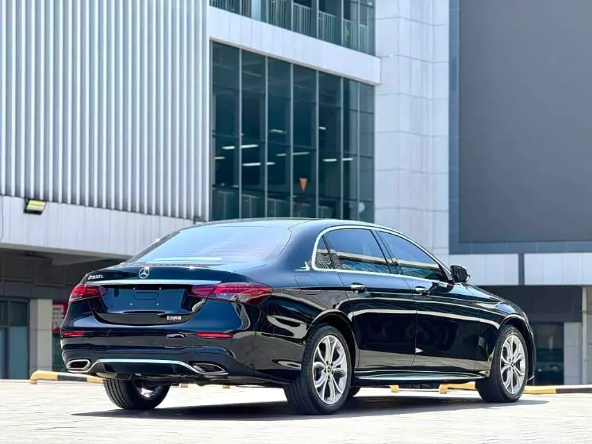 Mercedes-Benz E-Class 2023 — Şəkil 14/18