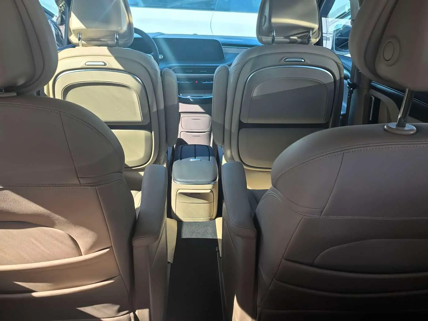 Buick GL8 New Energy 2025 — ფოტო 7/8