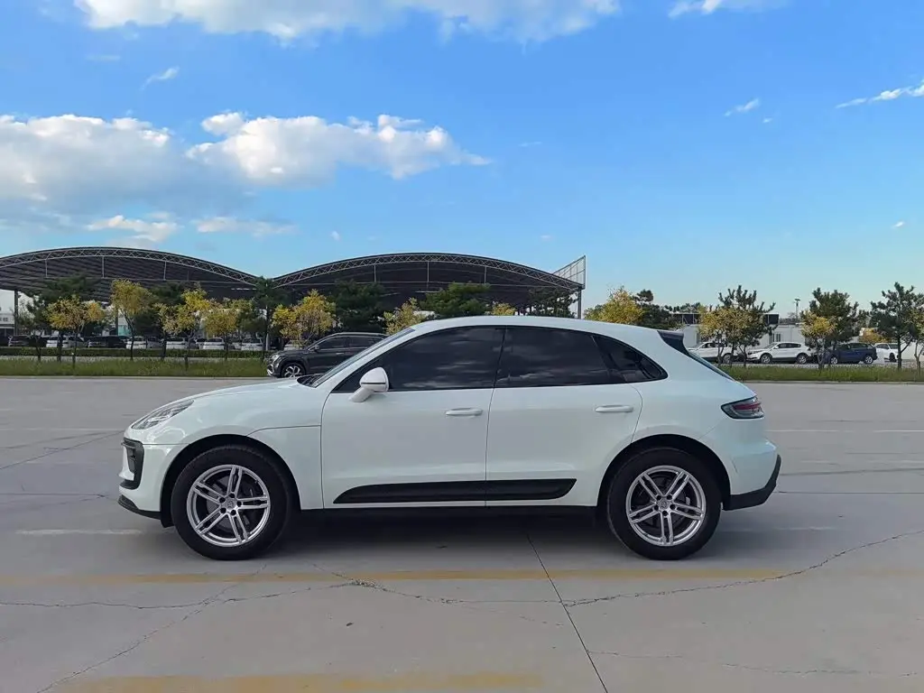 Porsche Macan 2023 — Photo 7/14