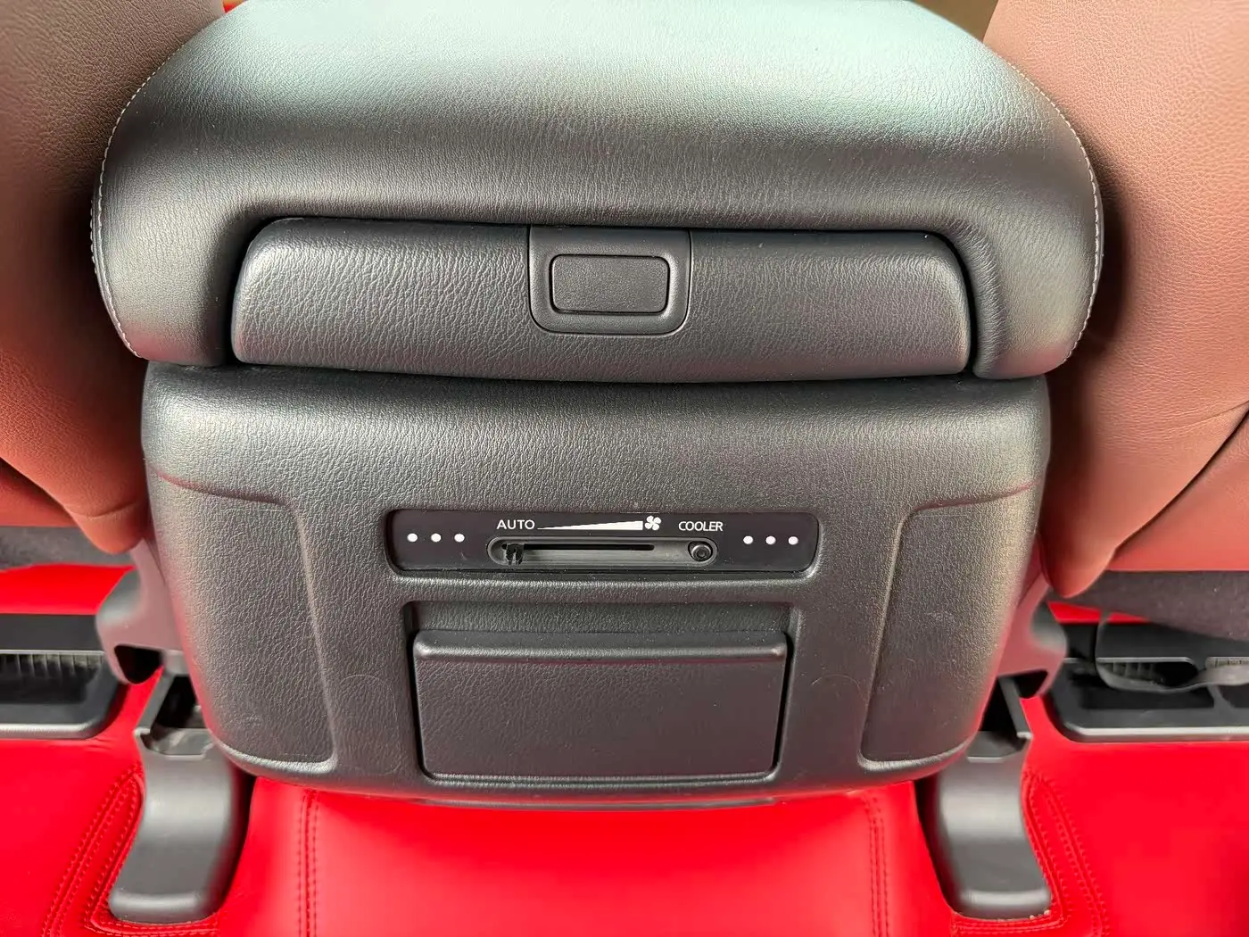 Nissan Patrol 2019 — Photo 17/17