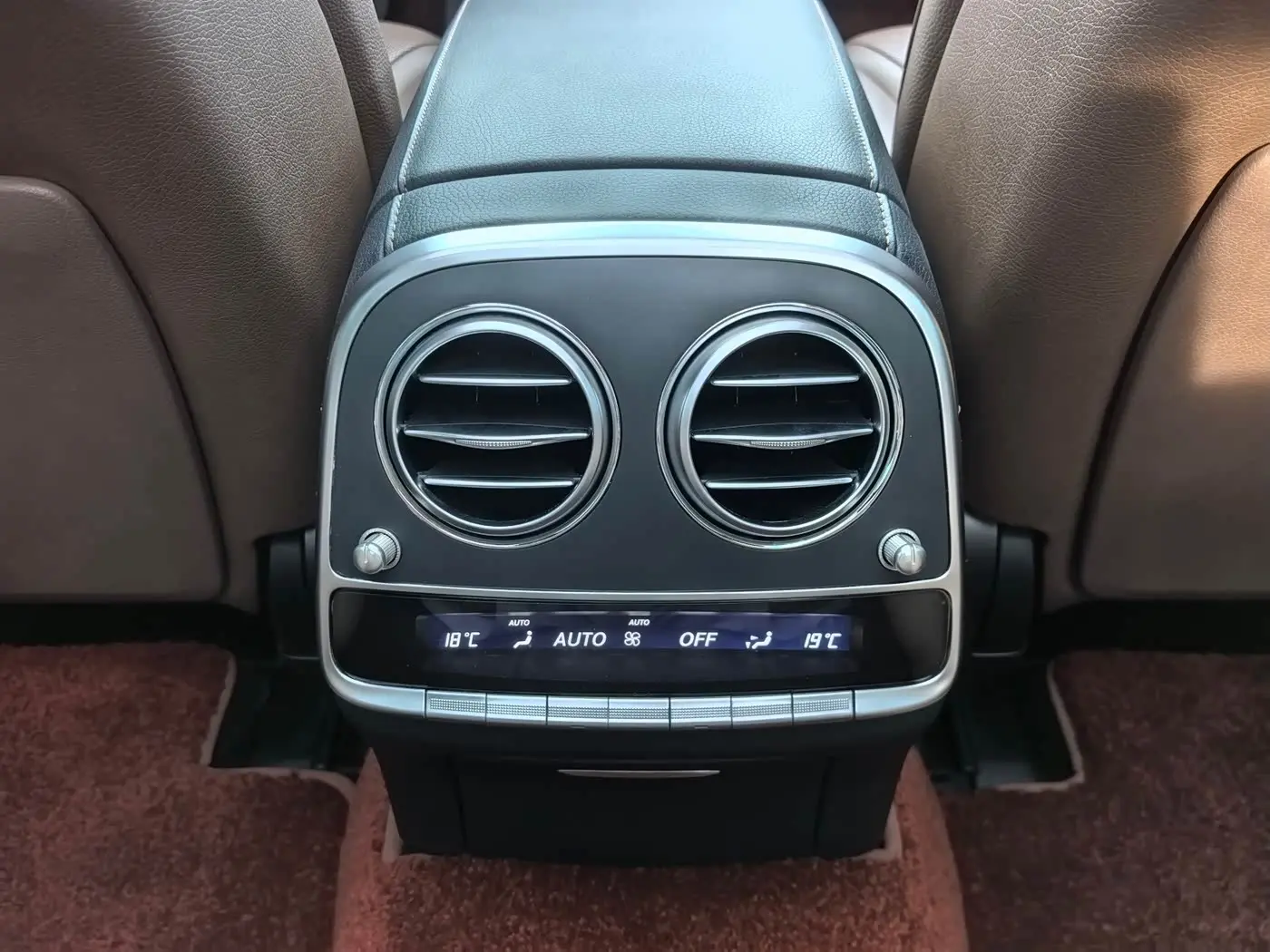 Mercedes-Benz S-Class 2019 — Photo 17/20