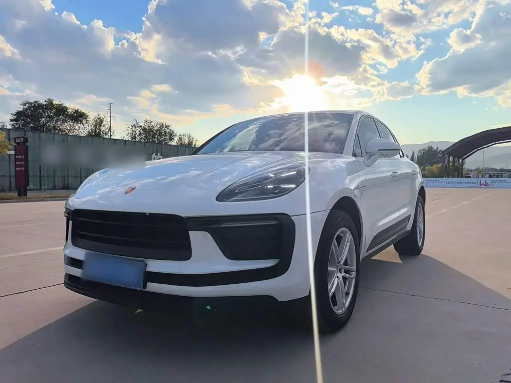 Porsche Macan 2023 — Photo 2/14