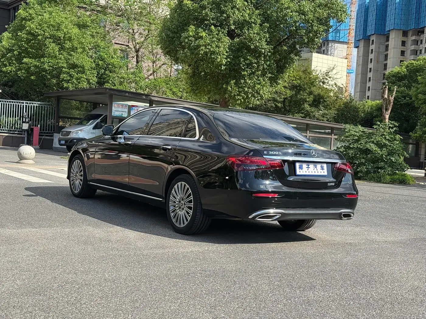 Mercedes-Benz E-Class 2022 — Photo 14/14