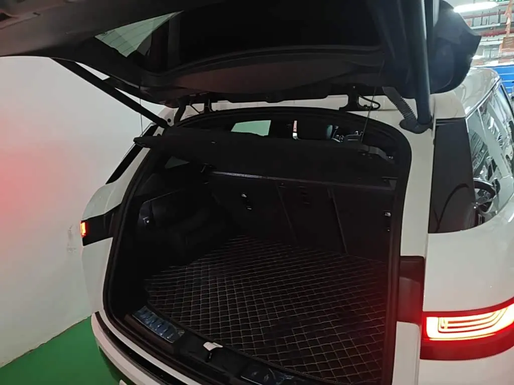 Land Rover Range Rover Evoque 2021 — Фото 19/20