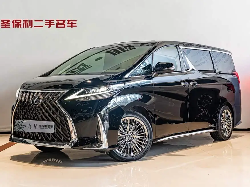 Lexus LM, 2022