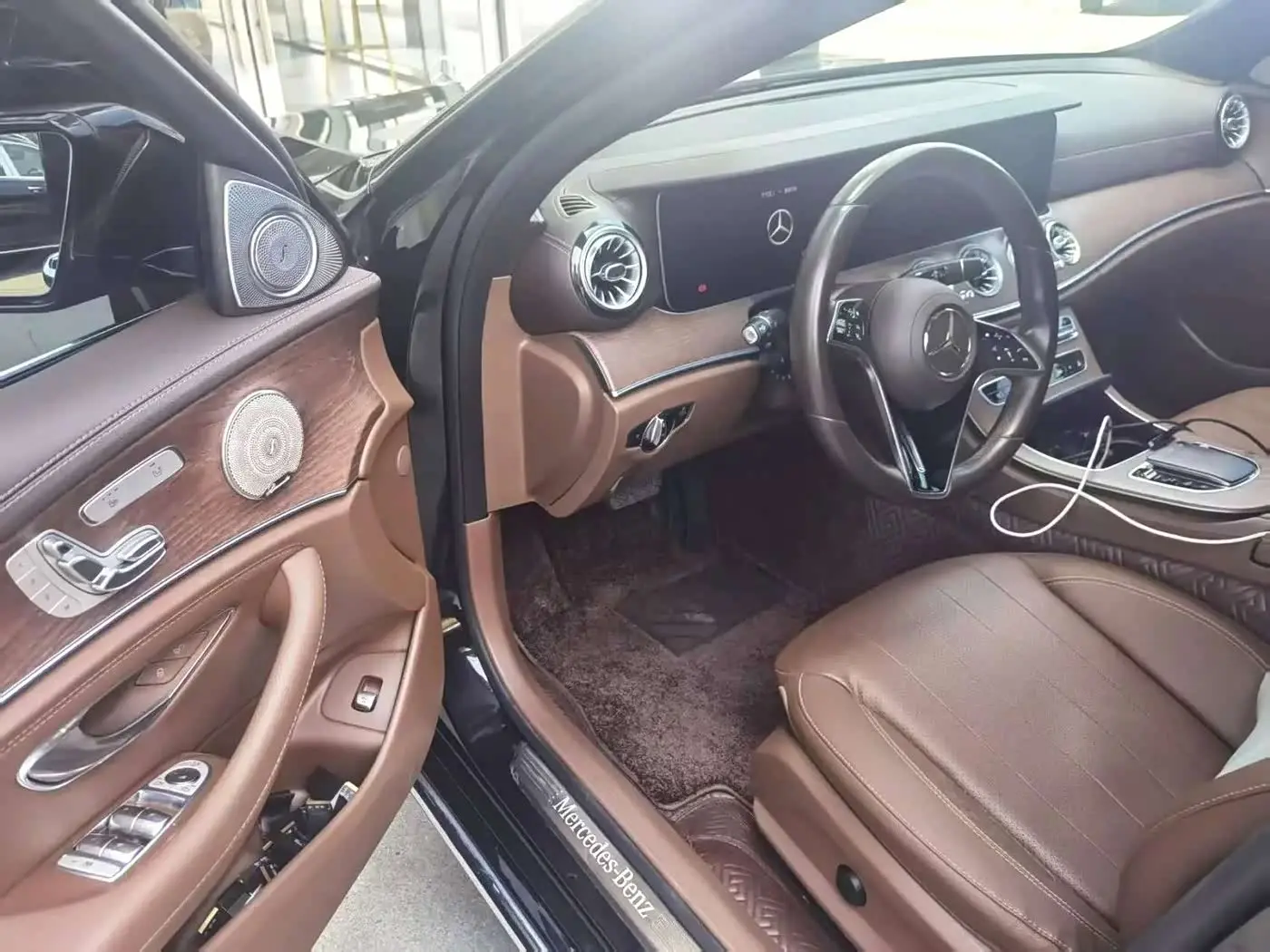Mercedes-Benz E-Class 2021 — Photo 2/5