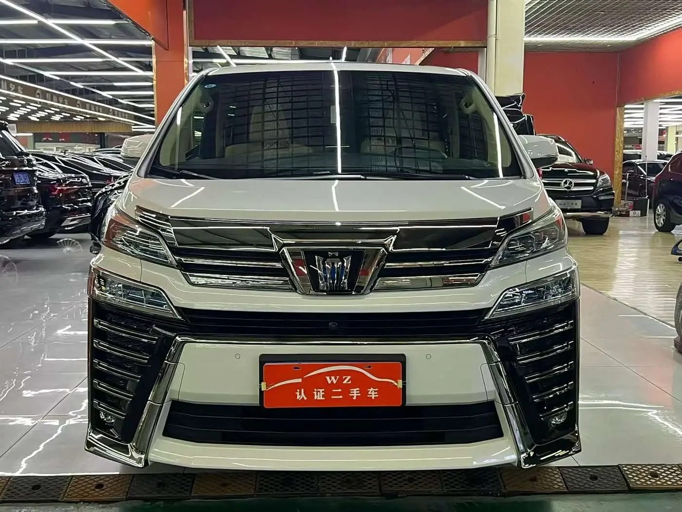 Toyota Vellfire 2022 — Photo 2/9