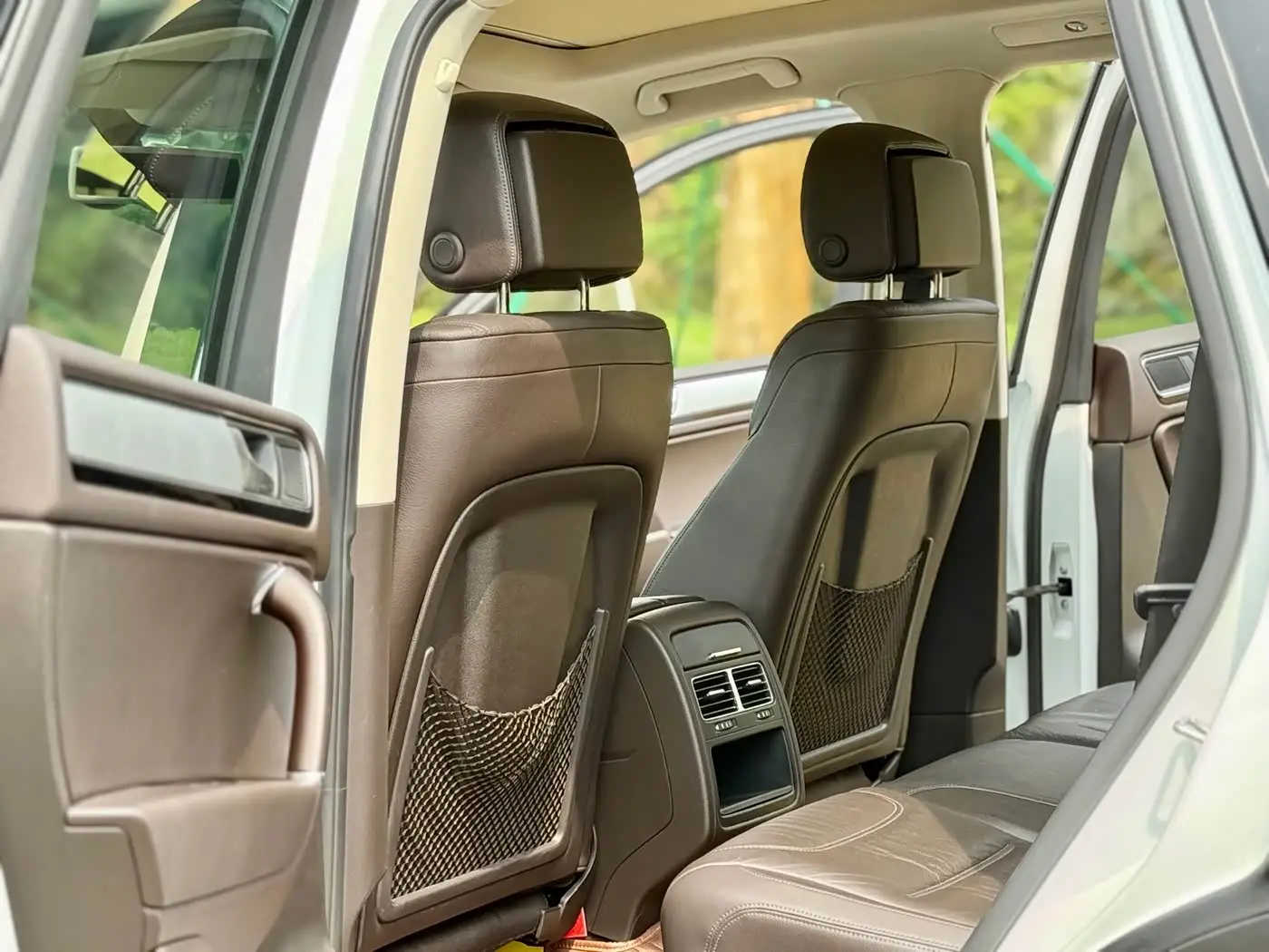 Volkswagen Touareg 2016 — Şəkil 12/18