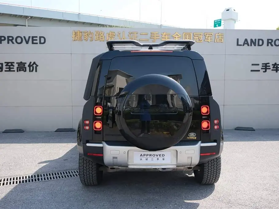 Land Rover Defender 2024 — Photo 5/17