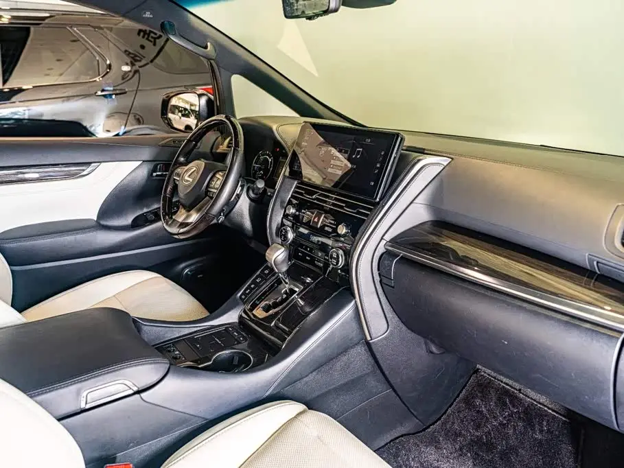 Lexus LM 2022 — ფოტო 9/20