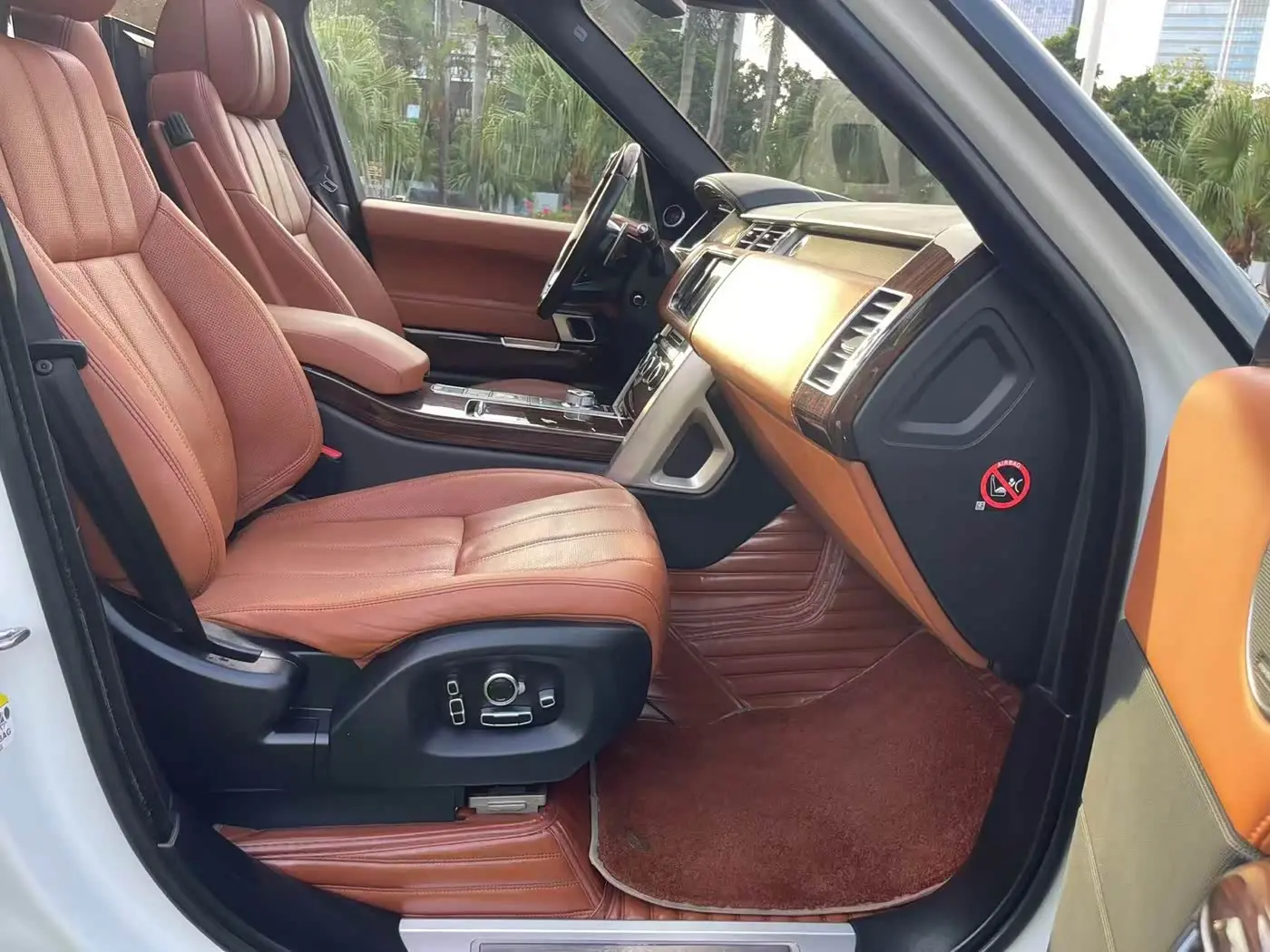 Land Rover Range Rover 2017 — Photo 8/18