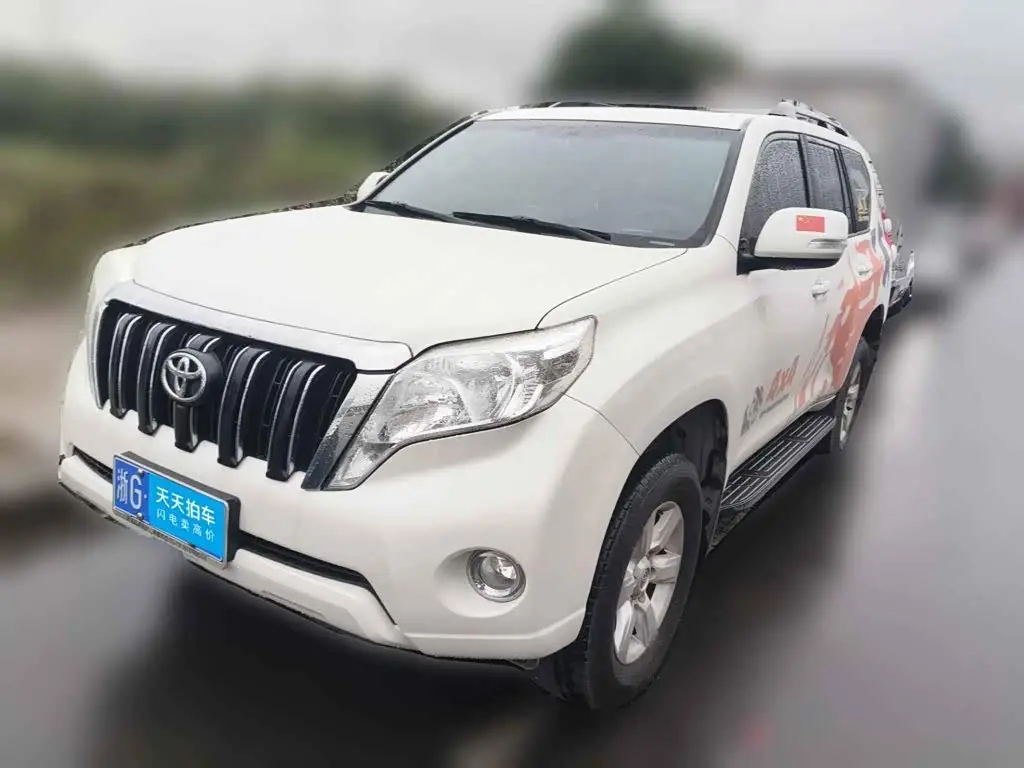 Toyota Prado 2017 — Photo 1/15