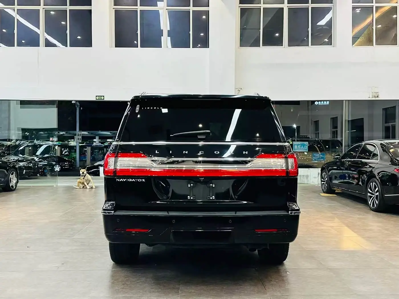 Lincoln Navigator 2022 — Photo 5/9