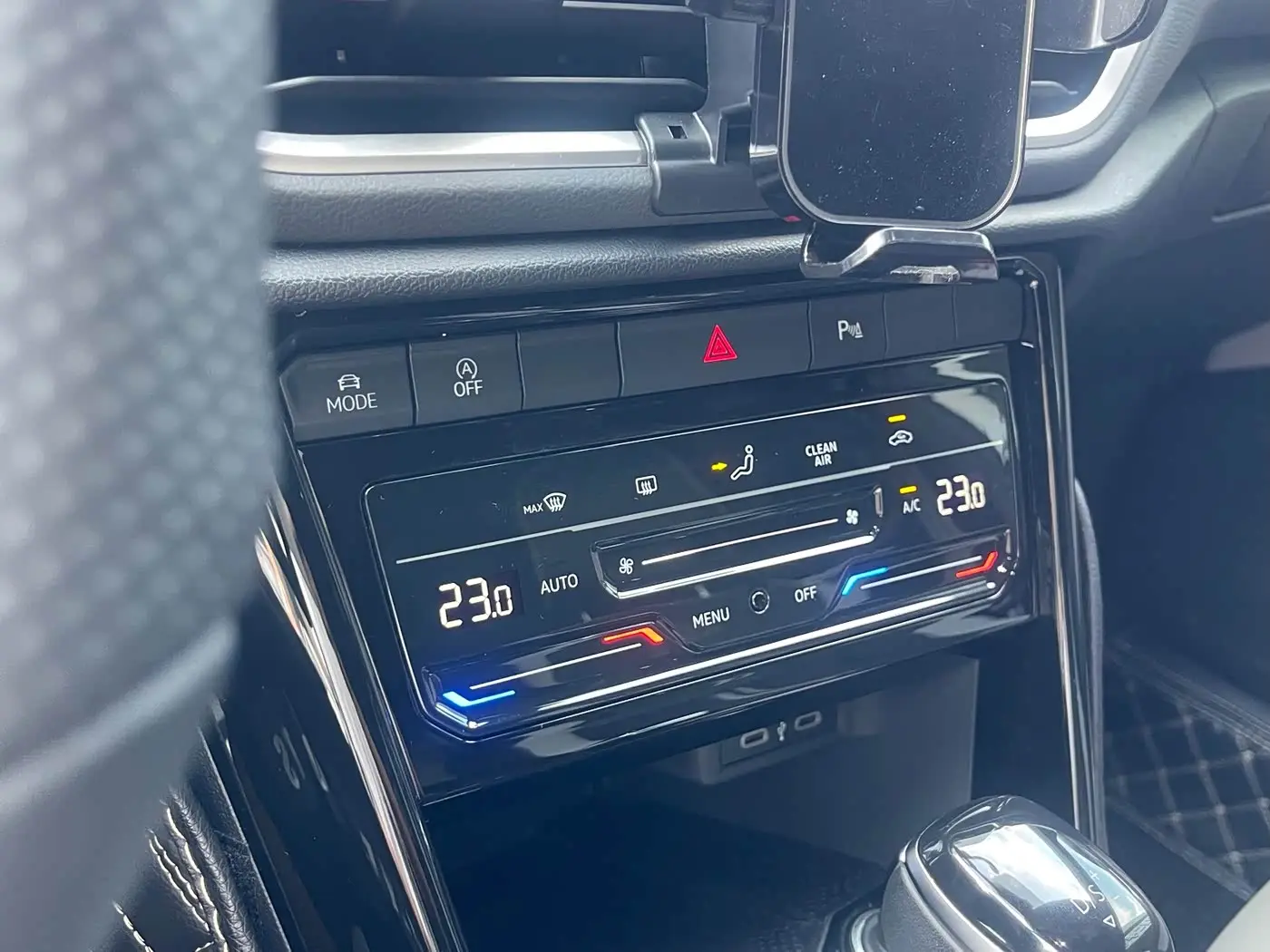 Volkswagen T-ROC 2023 — Фото 17/20