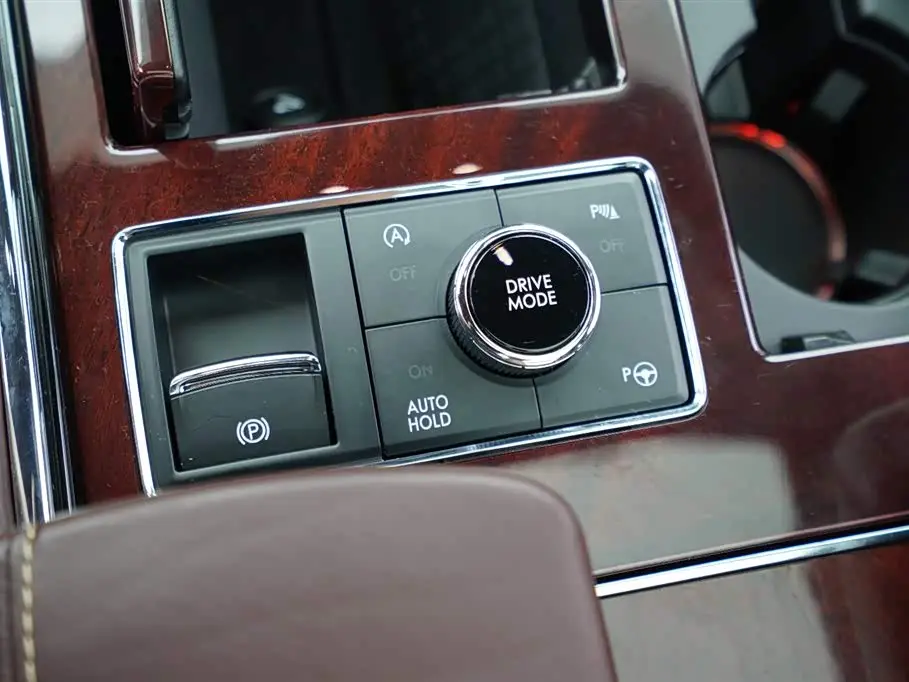 Lincoln Navigator 2022 — Photo 12/20