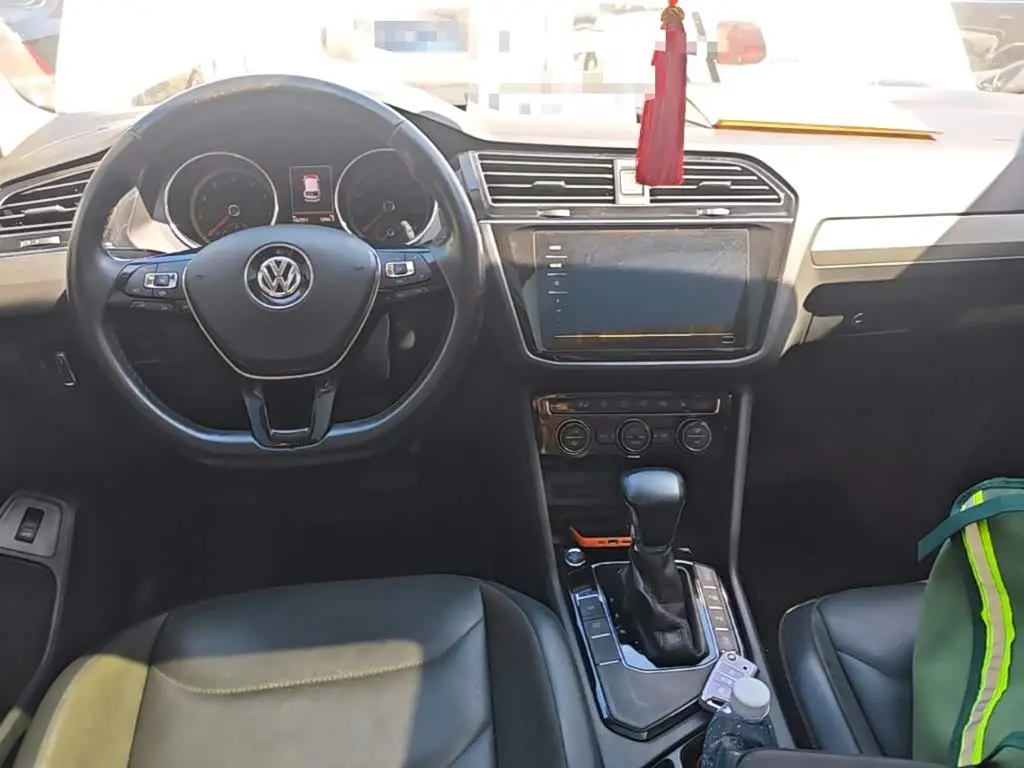 Volkswagen Tiguan L 2020 — Фото 10/20