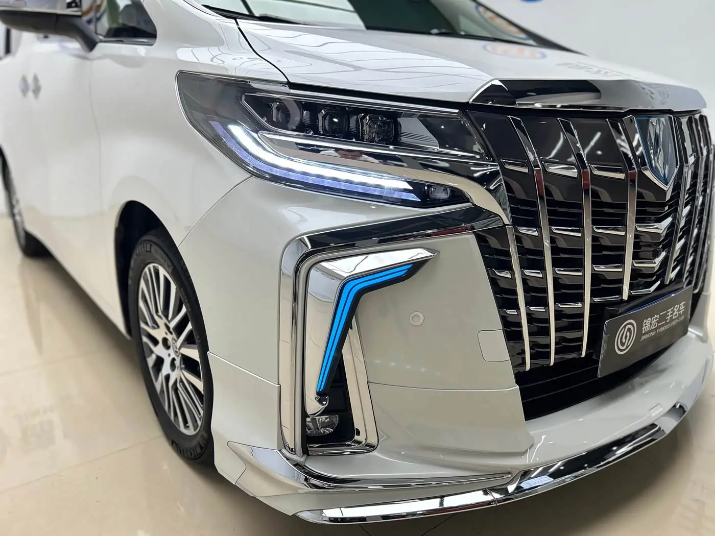 Toyota Alphard 2018 — Photo 4/20