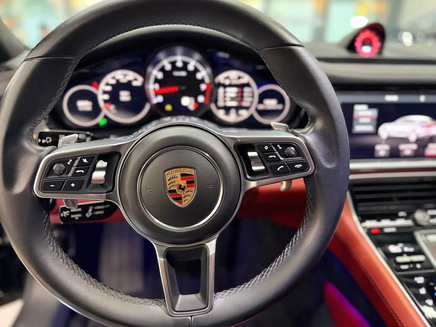 Porsche Panamera 2020 — Фото 7/18