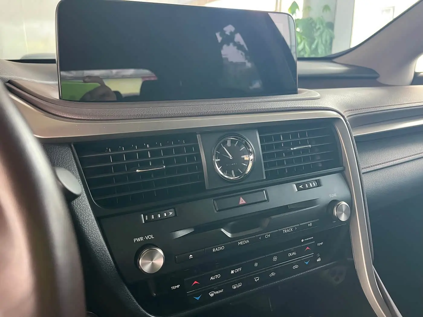 Lexus RX 2020 — Фото 9/12
