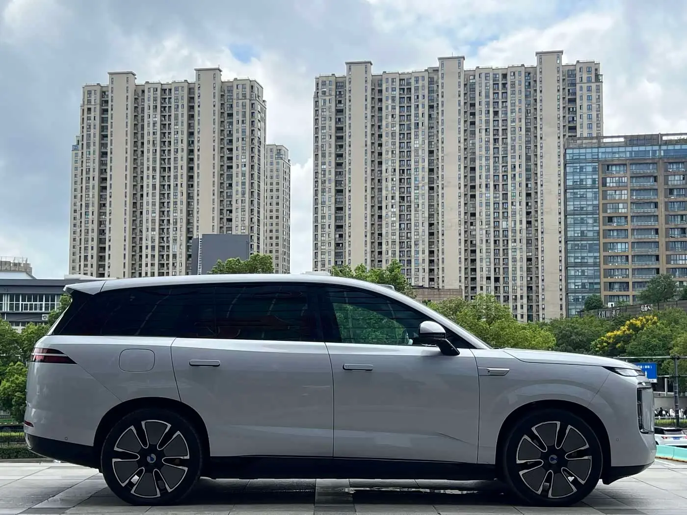 Denza N8L 2025 — Photo 8/14