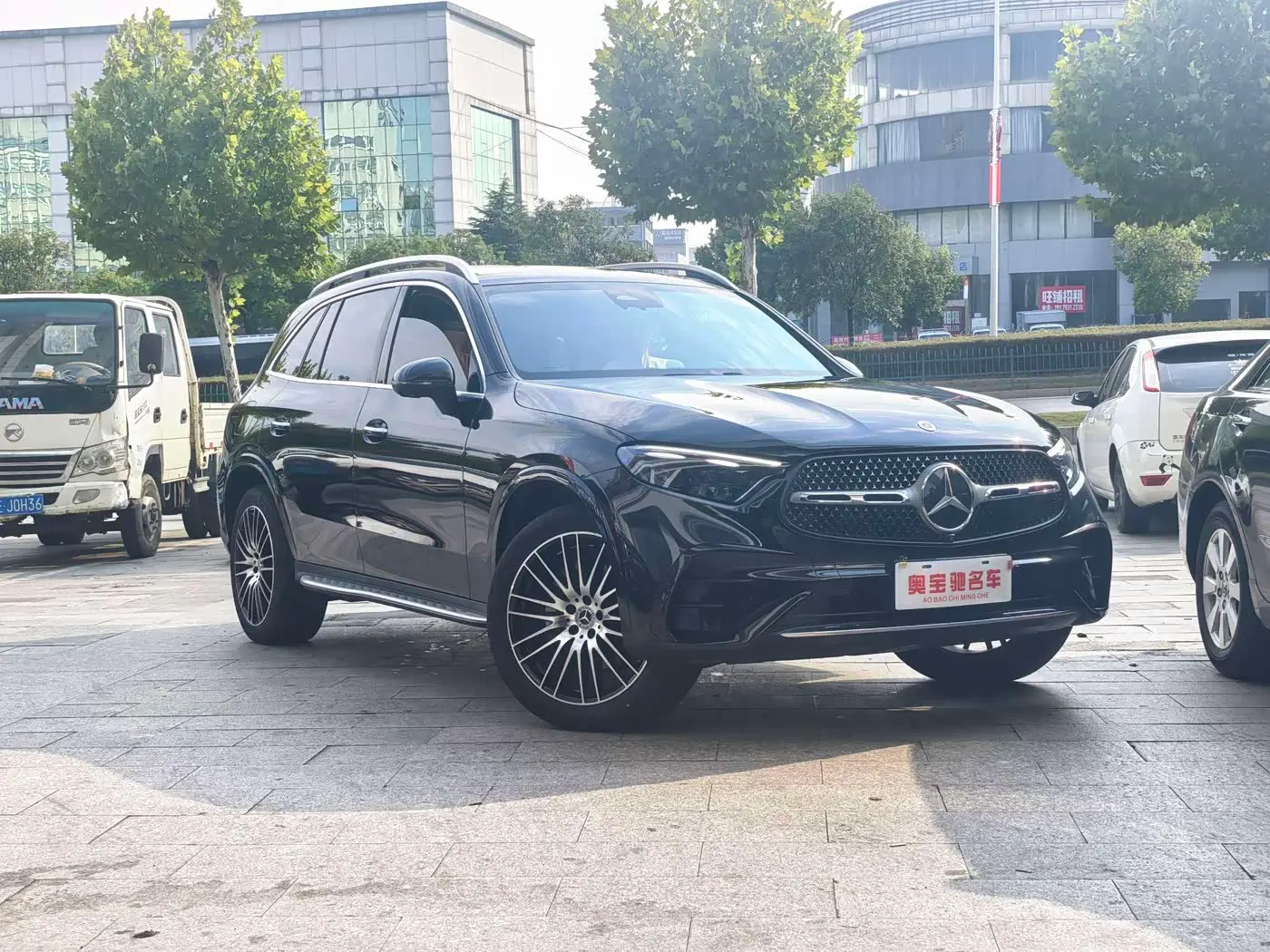 Mercedes-Benz GLC 2024 — Photo 3/16