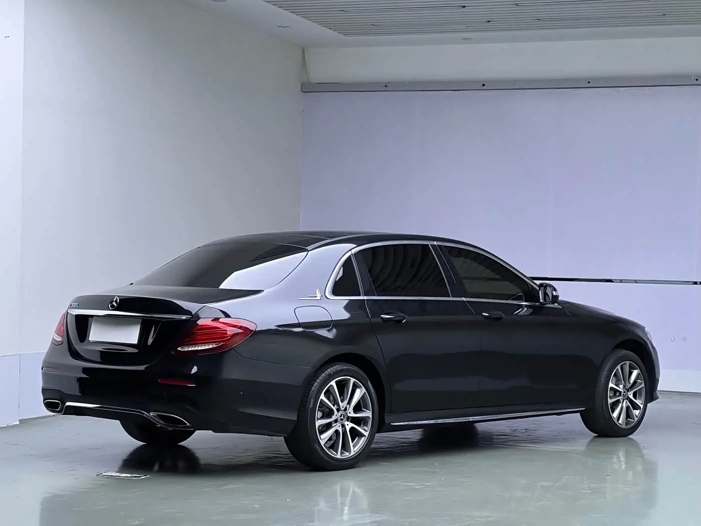 Mercedes-Benz E-Class 2019 — Фото 6/15