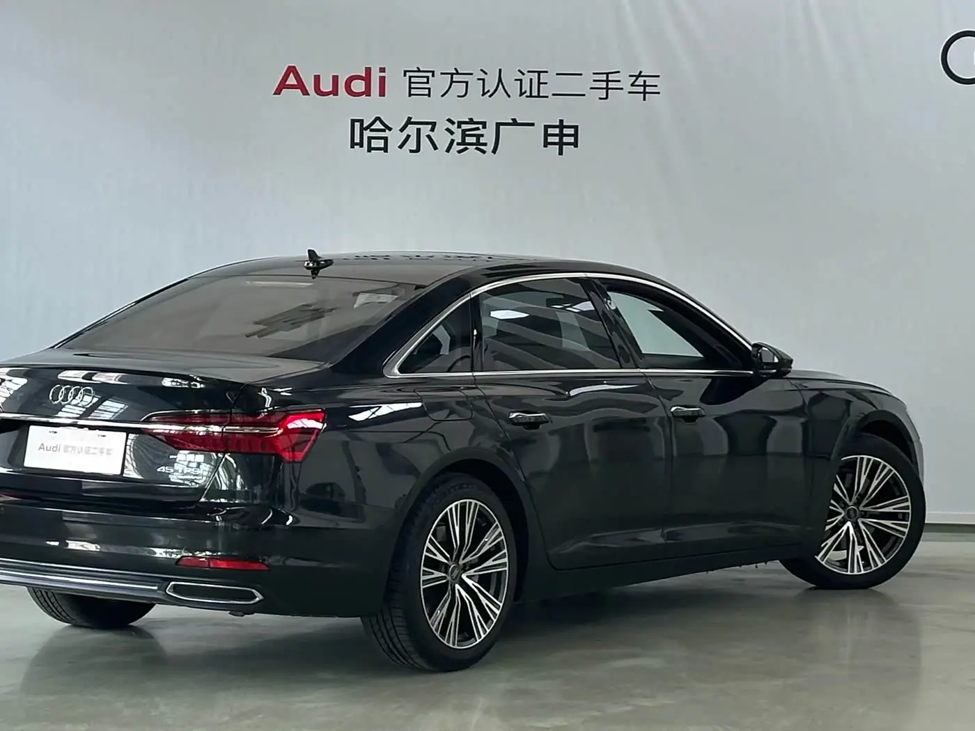 Audi A6L 2020 — Photo 2/10