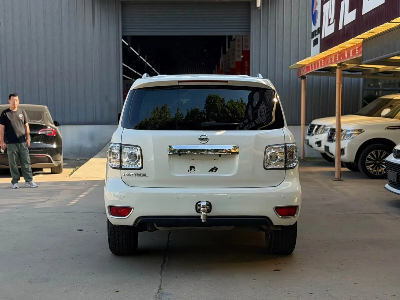 Nissan Patrol 2017 — Photo 5/10