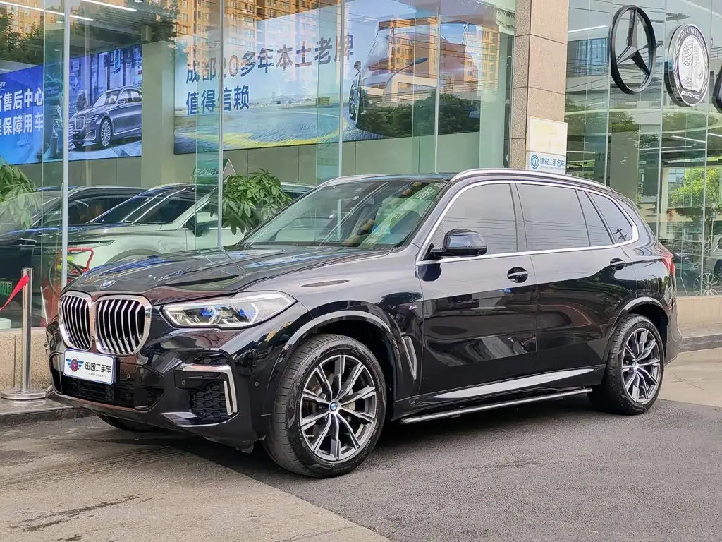 BMW X5 2022 — Фото 1/11