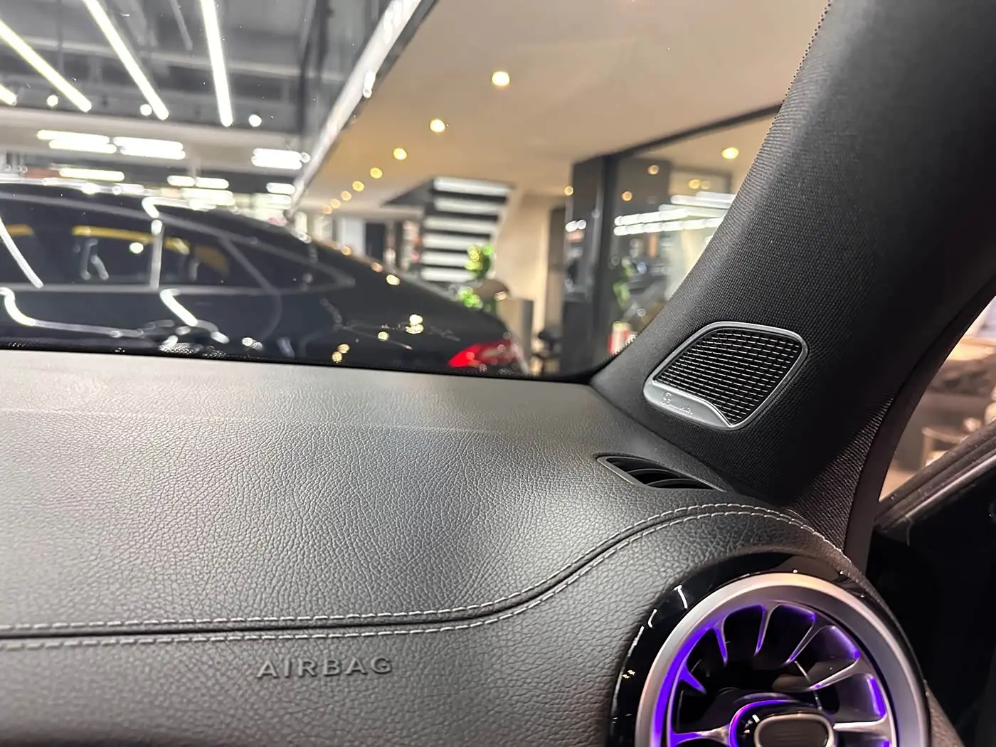 Mercedes-Benz GLB AMG 2023 — Photo 15/20