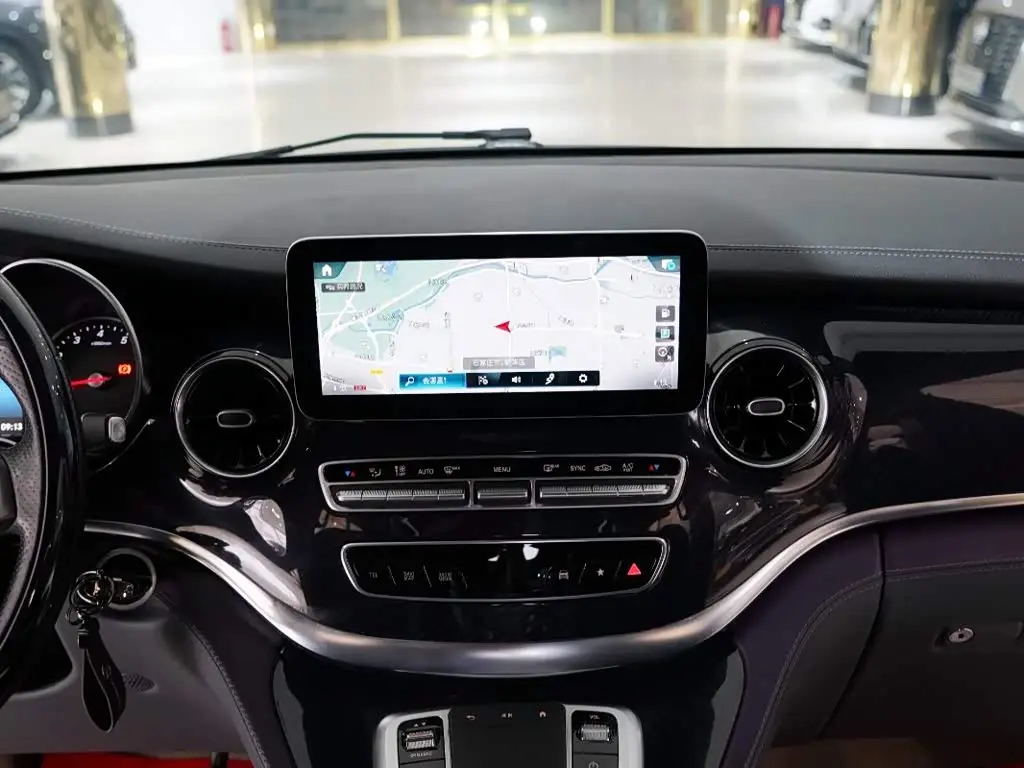 Mercedes-Benz V-Class 2021 — Photo 10/20
