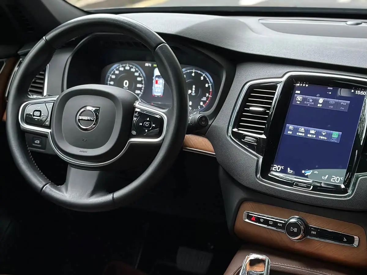 Volvo XC90 2022 — Фото 8/11