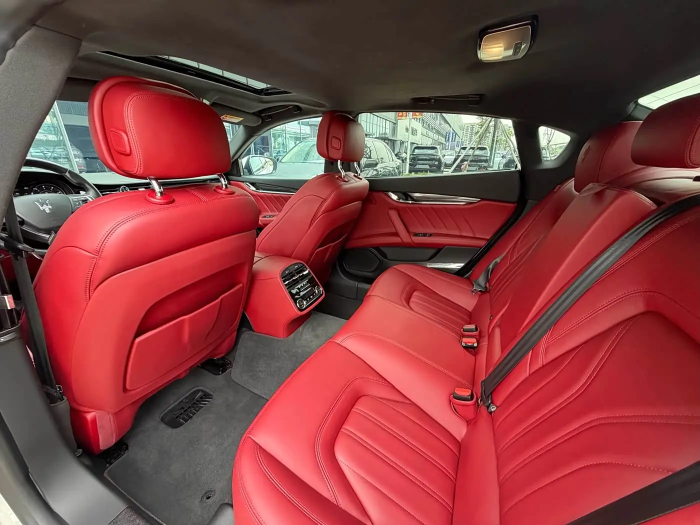 Maserati Quattroporte 2022 — Photo 8/17
