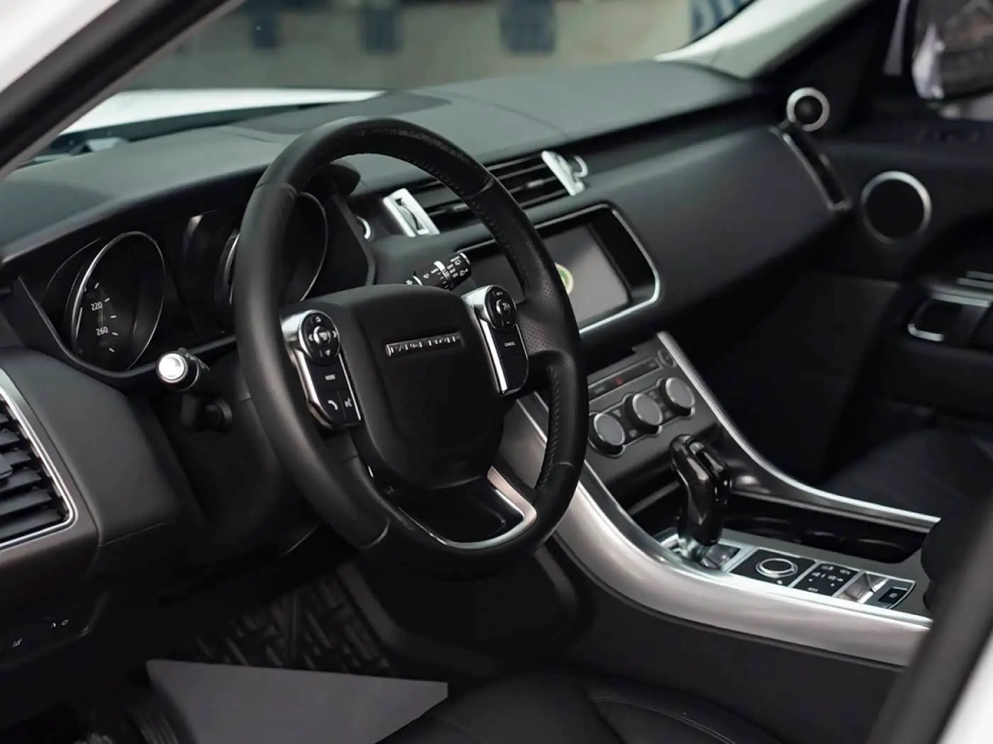 Land Rover Range Rover Sport 2017 — Фото 4/11