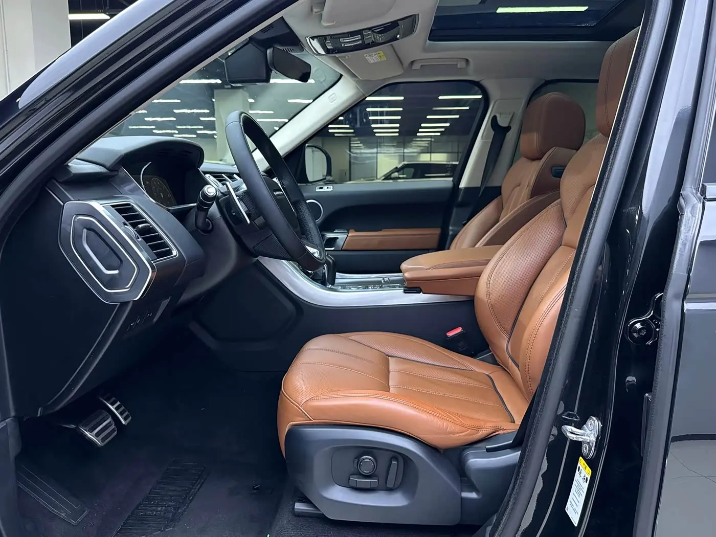 Land Rover Range Rover Sport 2017 — Photo 9/17