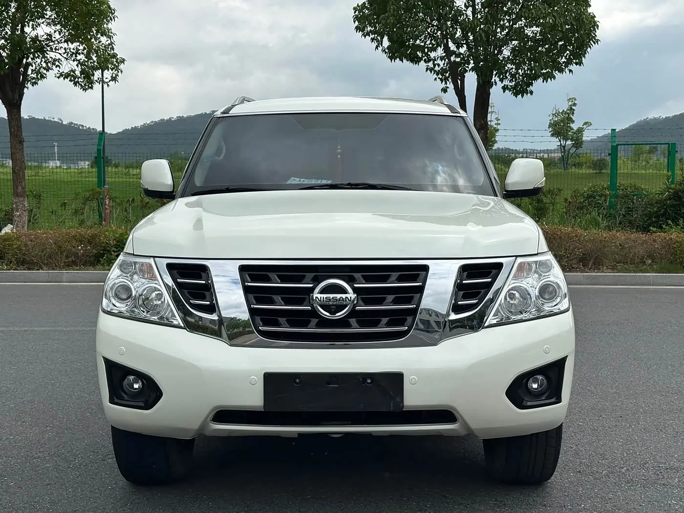 Nissan Patrol 2018 — Photo 2/17