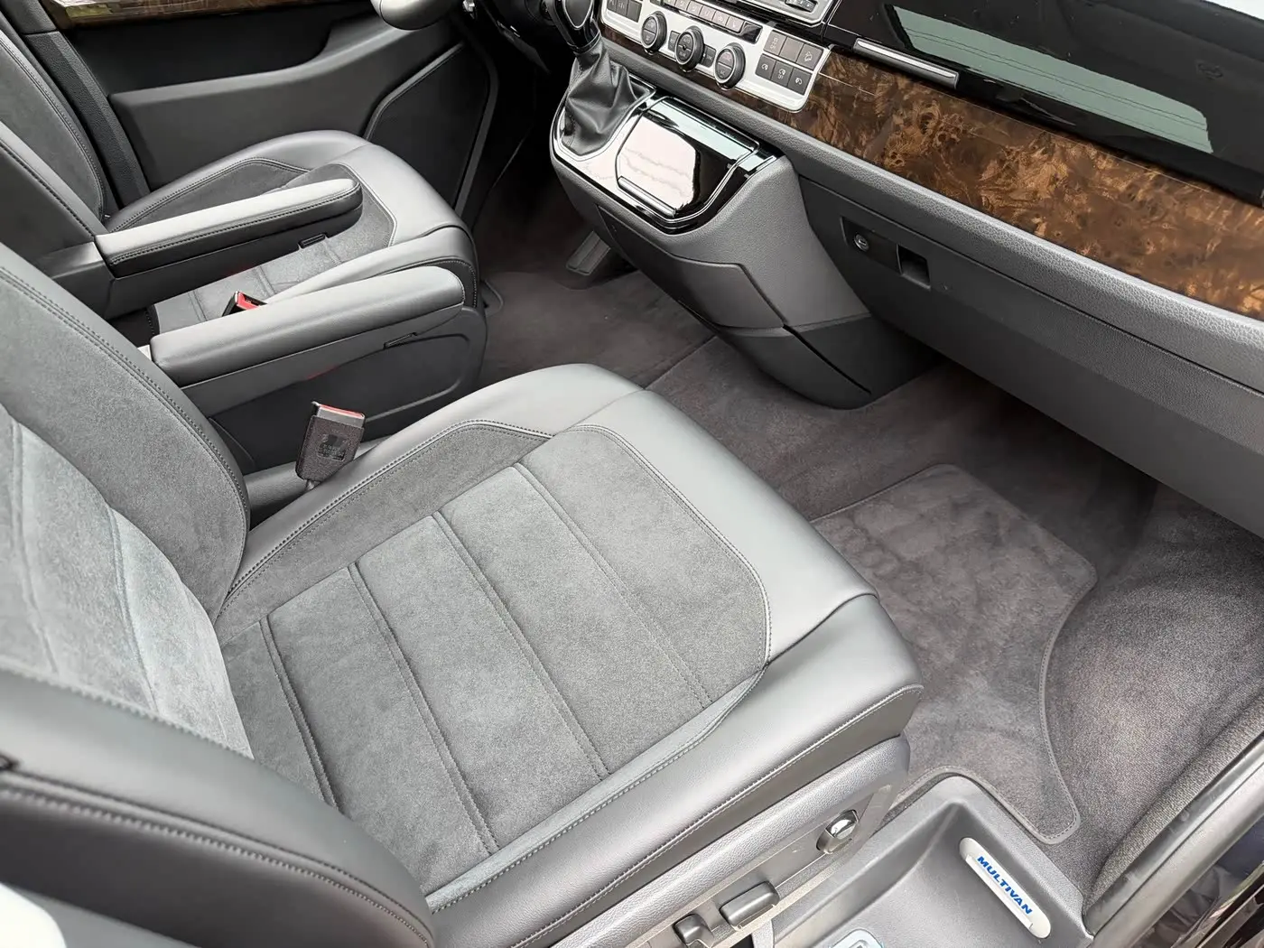 Volkswagen Multivan 2017 — Photo 14/20
