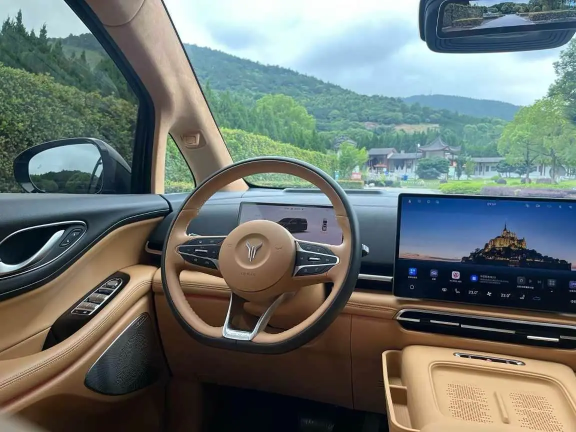 Voyah Auto Voyah Dreamer 2024 — Photo 5/10