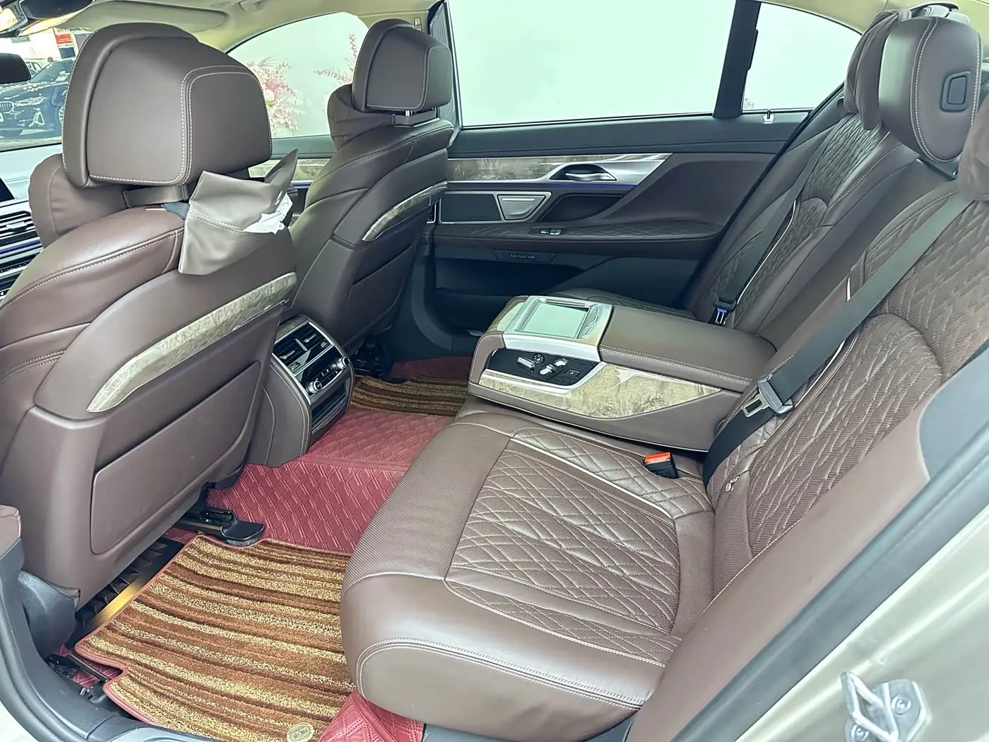 BMW 7 Series 2022 — Photo 19/20