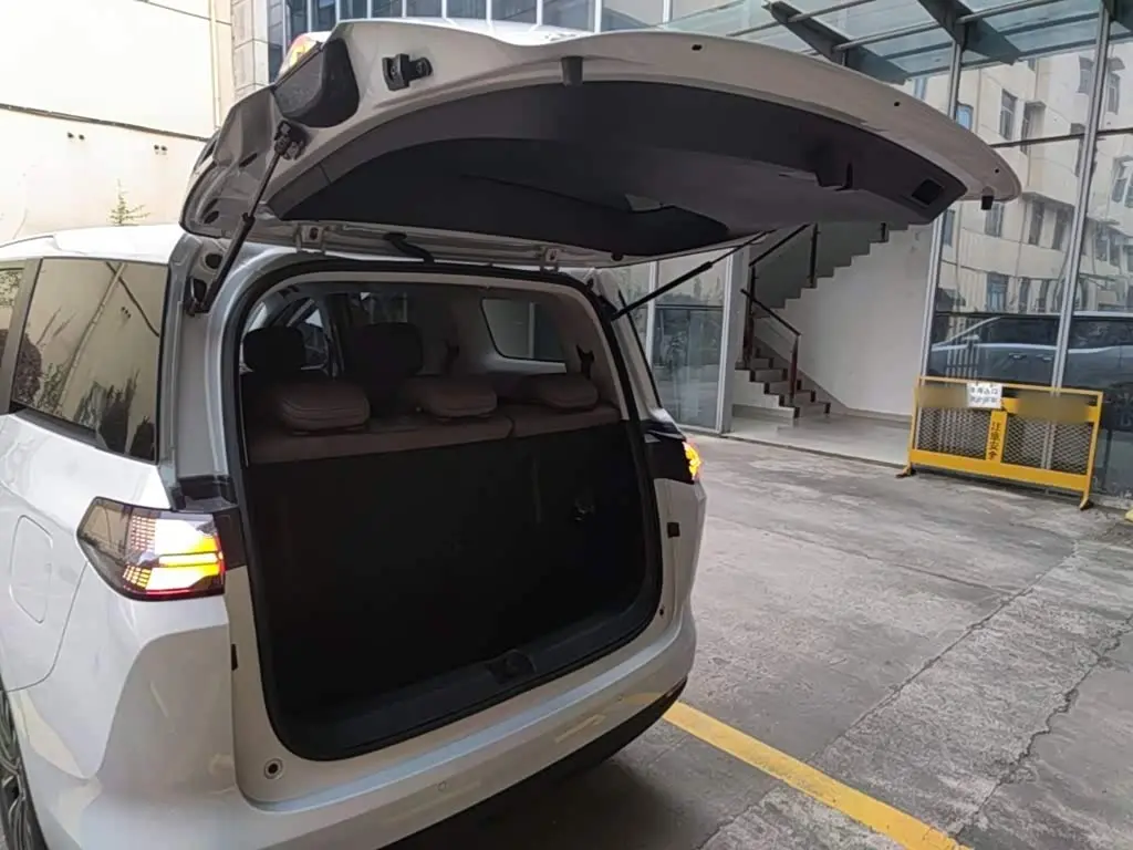Wuling Motors Xingguang 730 New Energy 2025 — Şəkil 15/20
