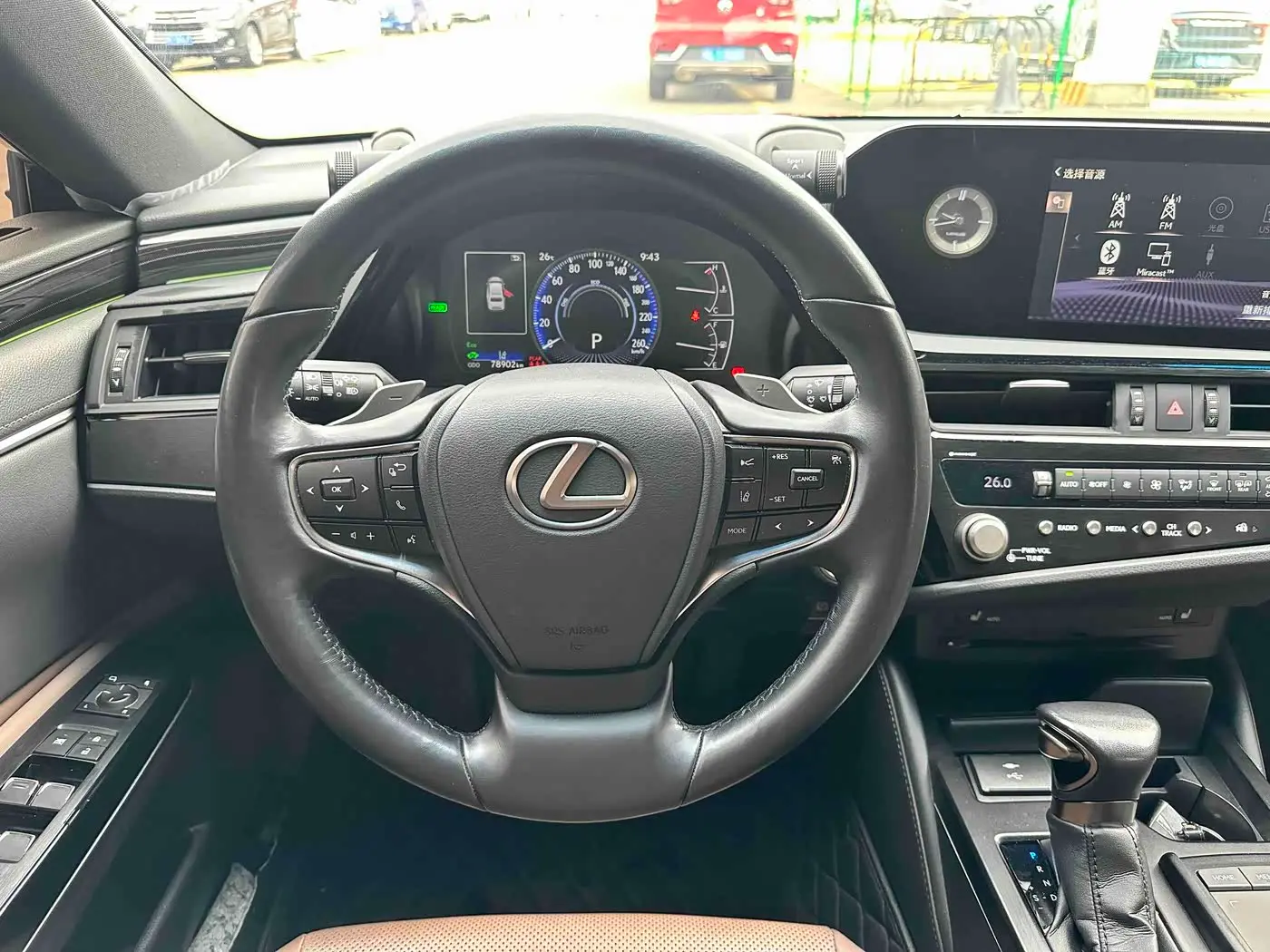 Lexus ES 2022 — Photo 13/20