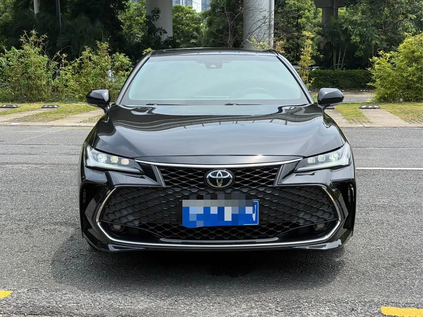 Toyota Avalon 2022 — Фото 17/18