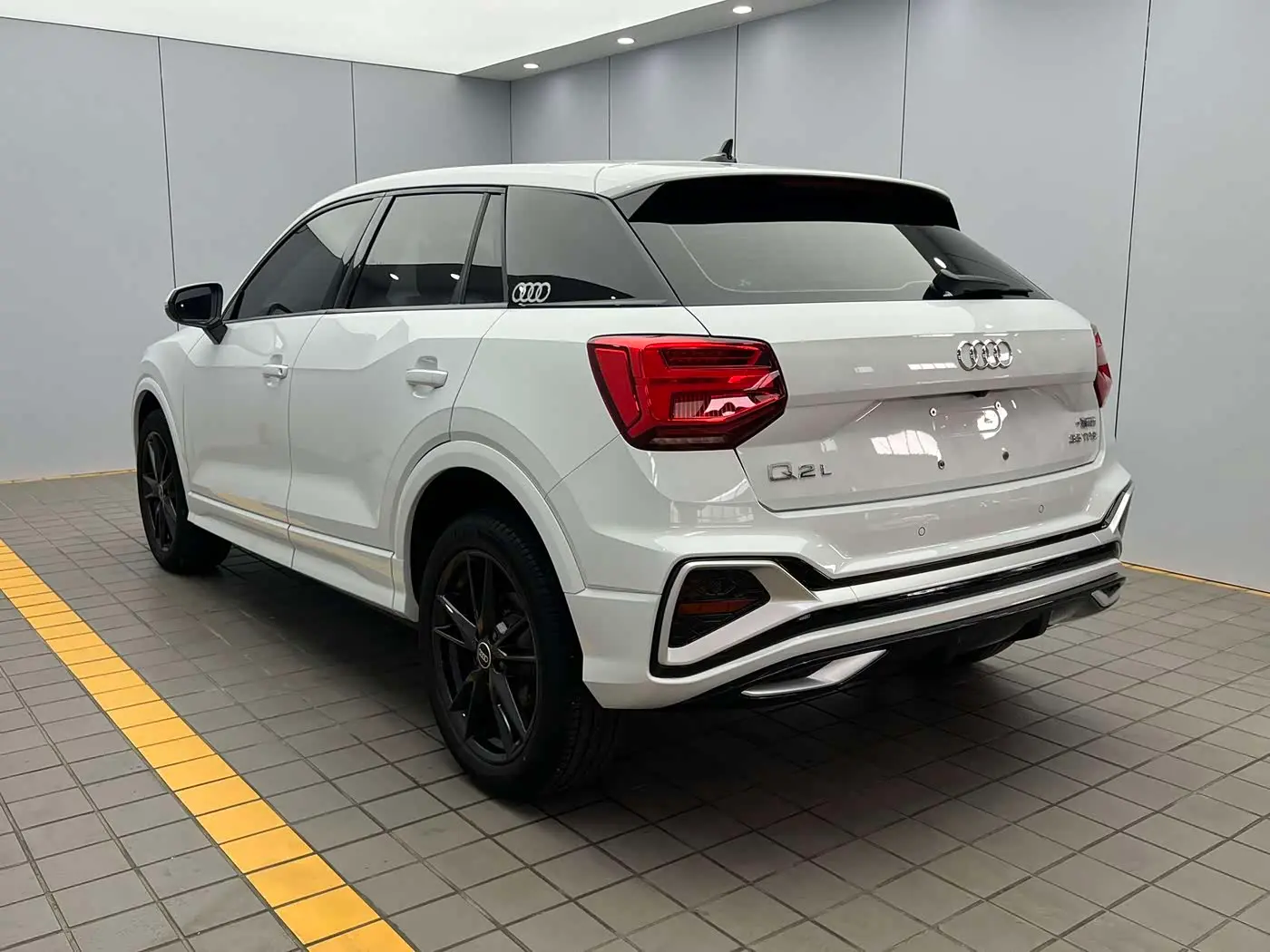 Audi Q2L 2022 — Photo 4/20