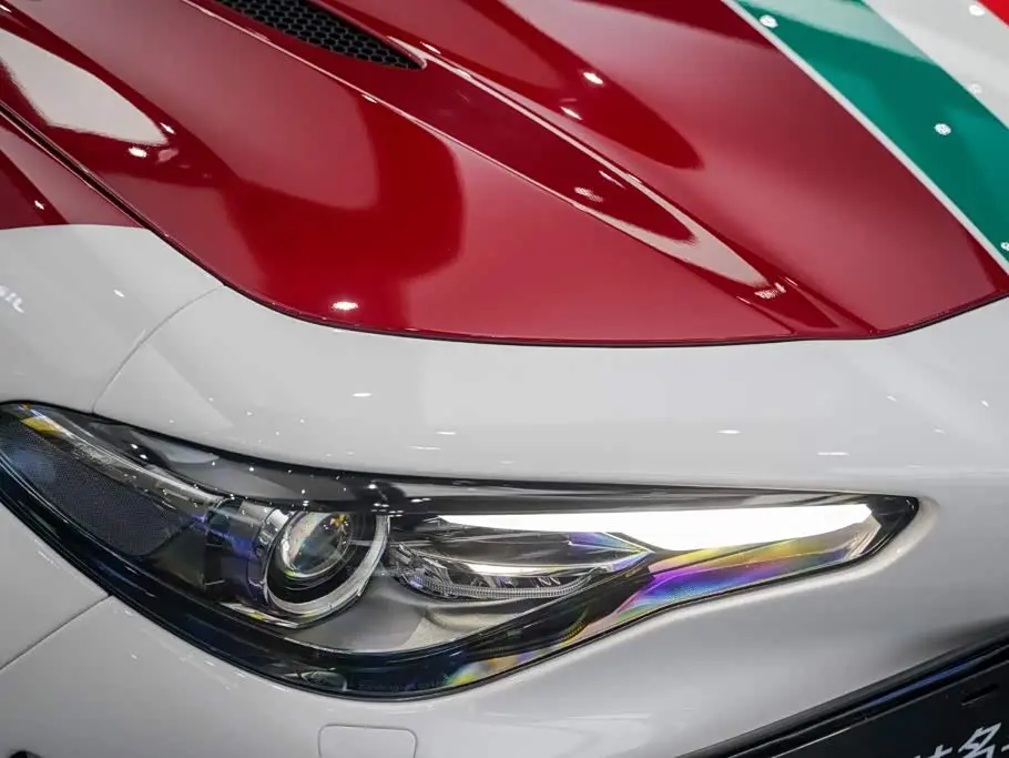 Alfa Romeo Giulia 2023 — Фото 5/19
