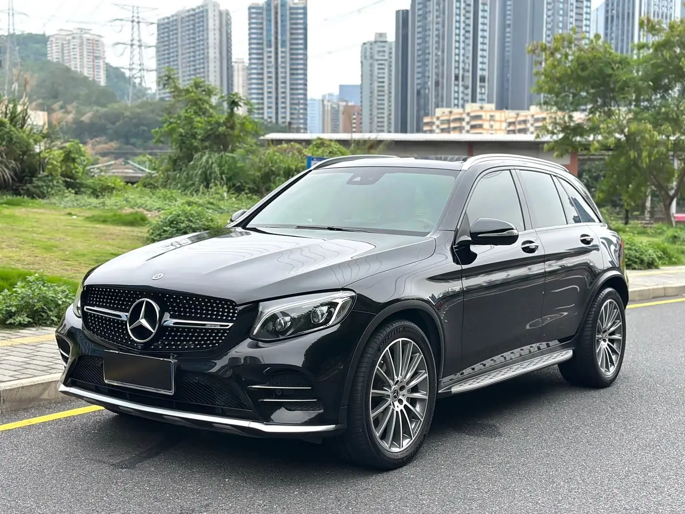 Mercedes-Benz GLC AMG 2018 — Photo 1/19